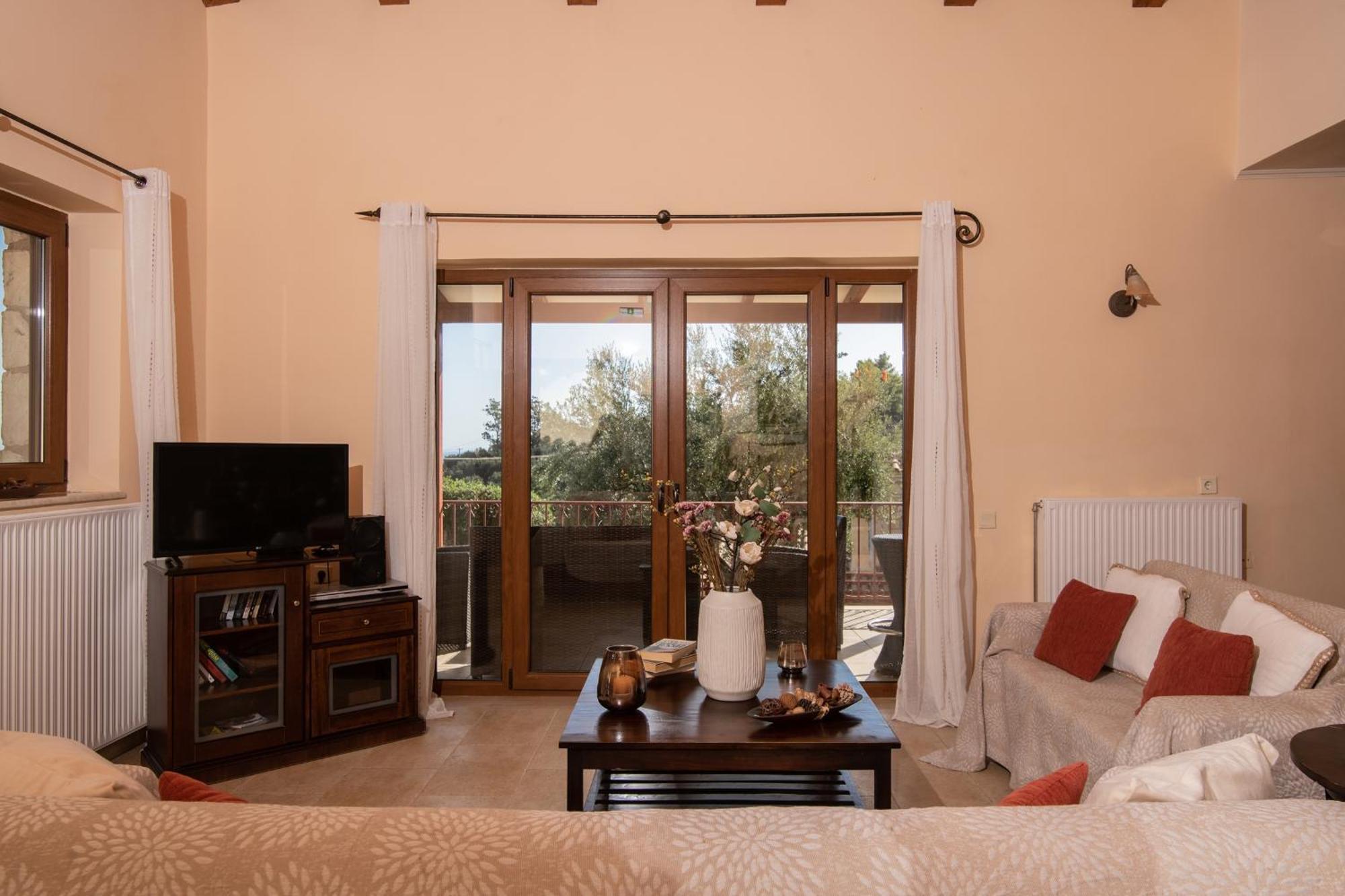 Elegance - Andon & Yiota Villa Argassi