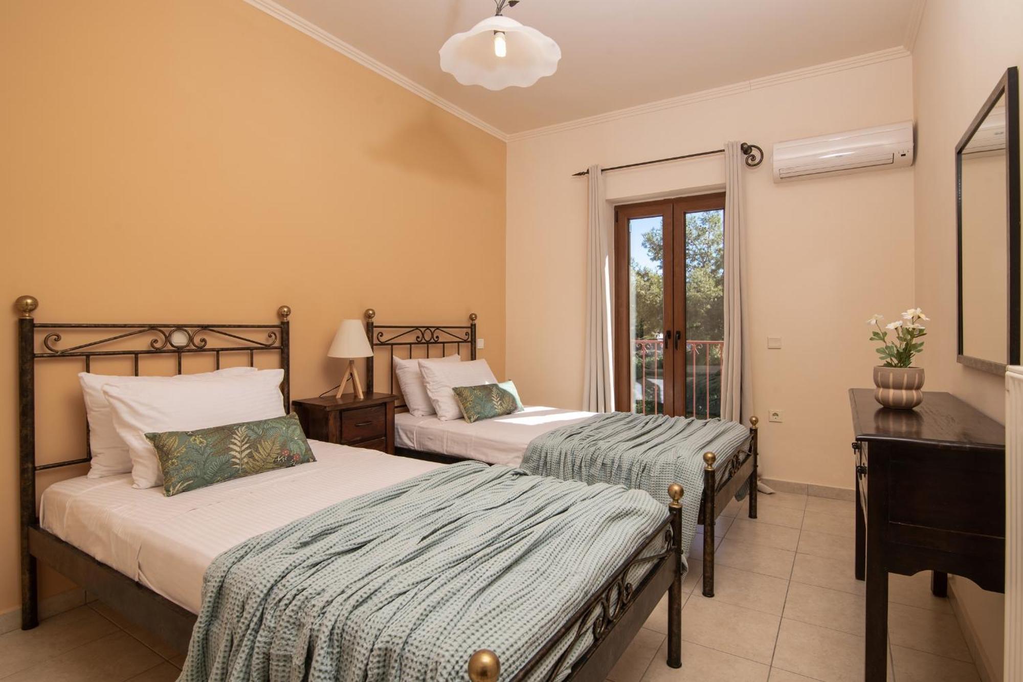 Elegance - Andon & Yiota Villa Argassi